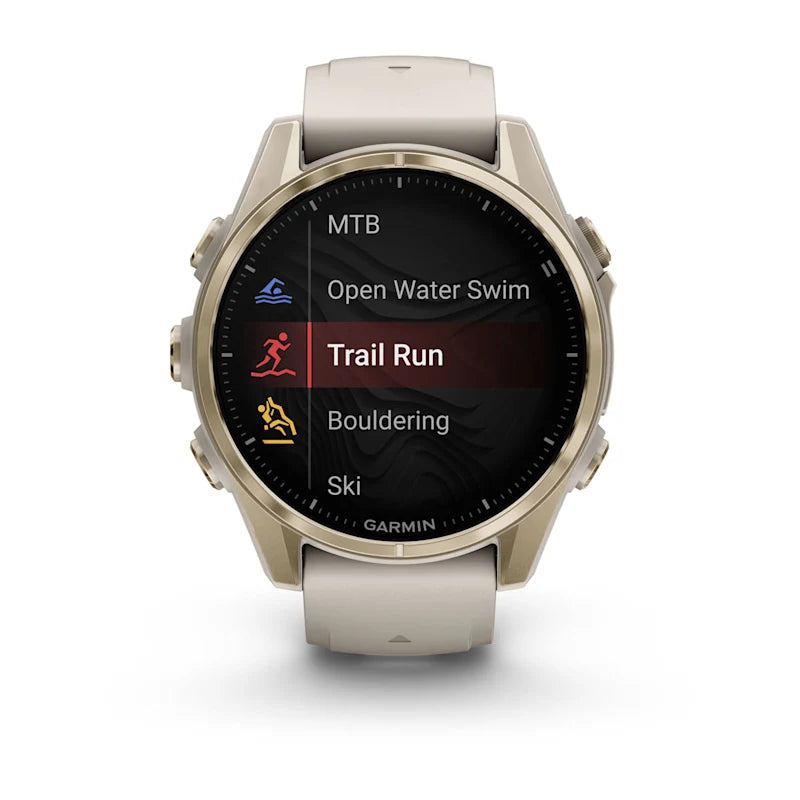 Garmin Fenix ​​8, 43 mm AMOLED Sapphire, or doux avec bracelet en silicone gris brouillard/sable foncé (010-02903-10)